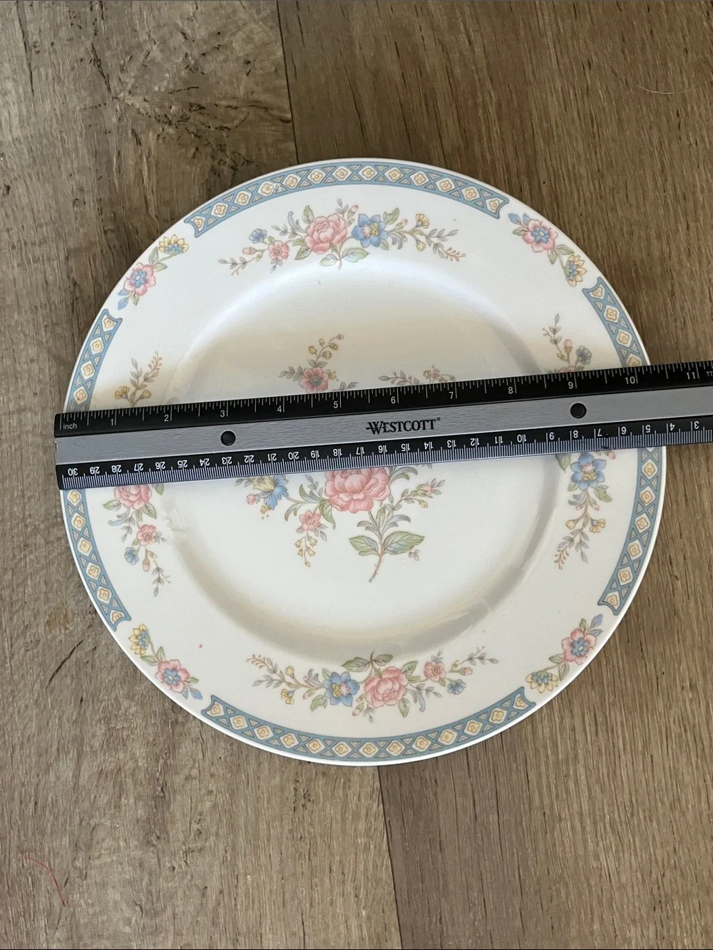 Vintage Towne Classic Floral Dinner Place Setting 